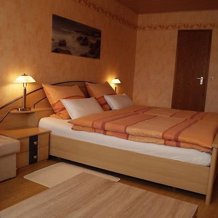 Pension Huhn Angersbach Buitenkant foto