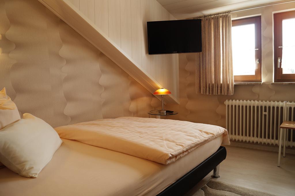 Pension Huhn Angersbach Buitenkant foto