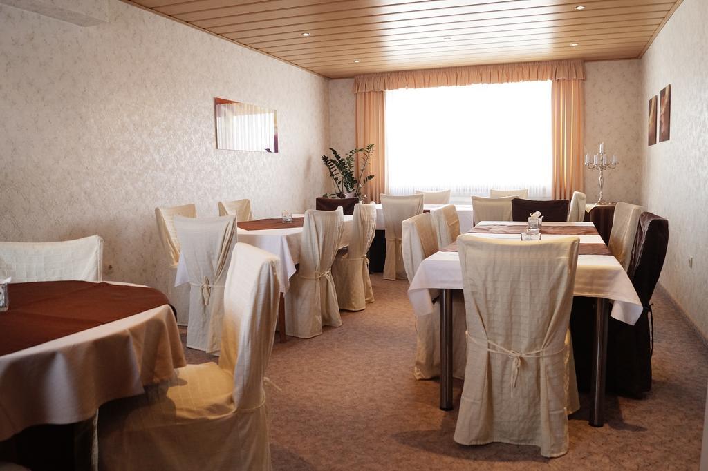 Pension Huhn Angersbach Buitenkant foto